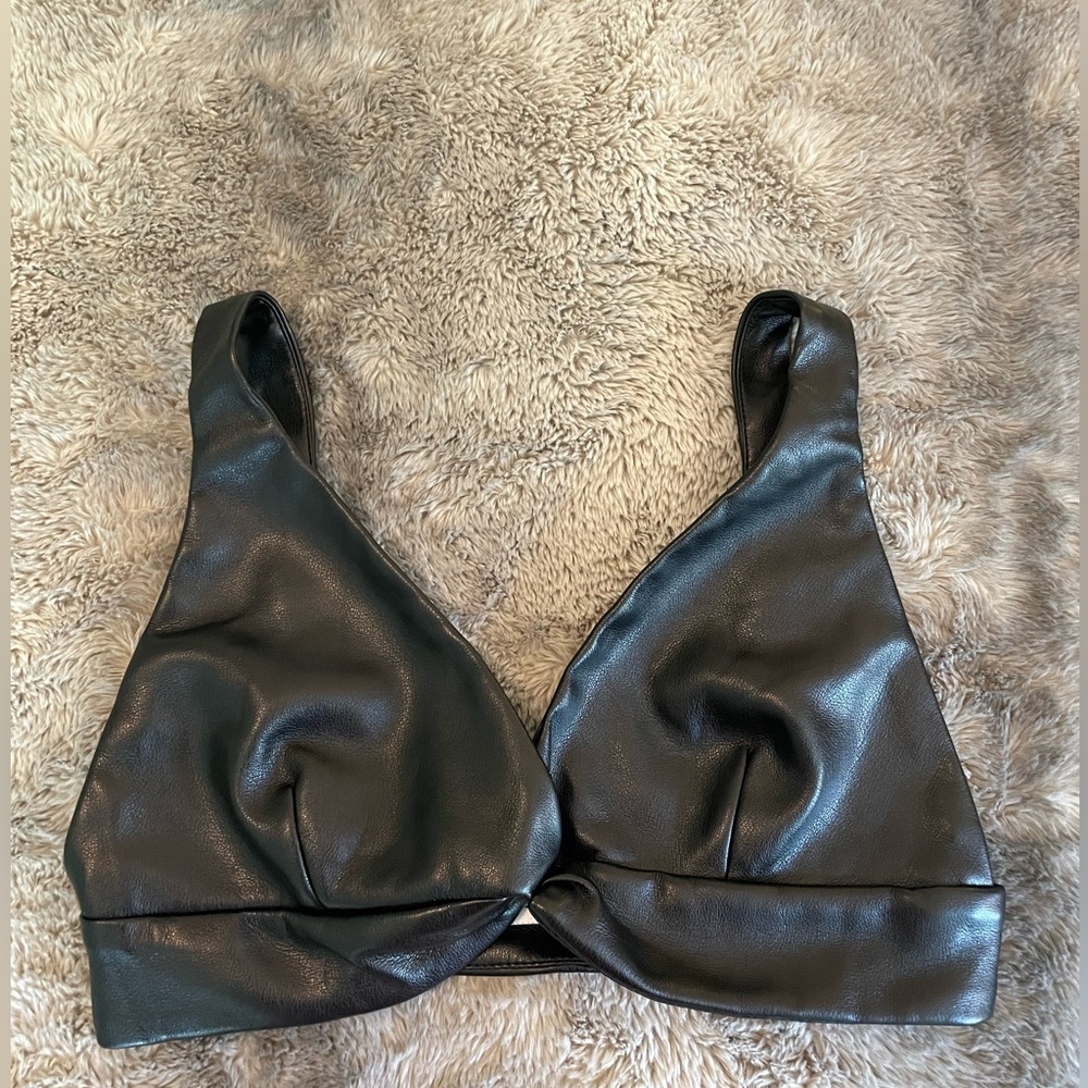 Vintage Havana black leather bra top, has a cute front twist